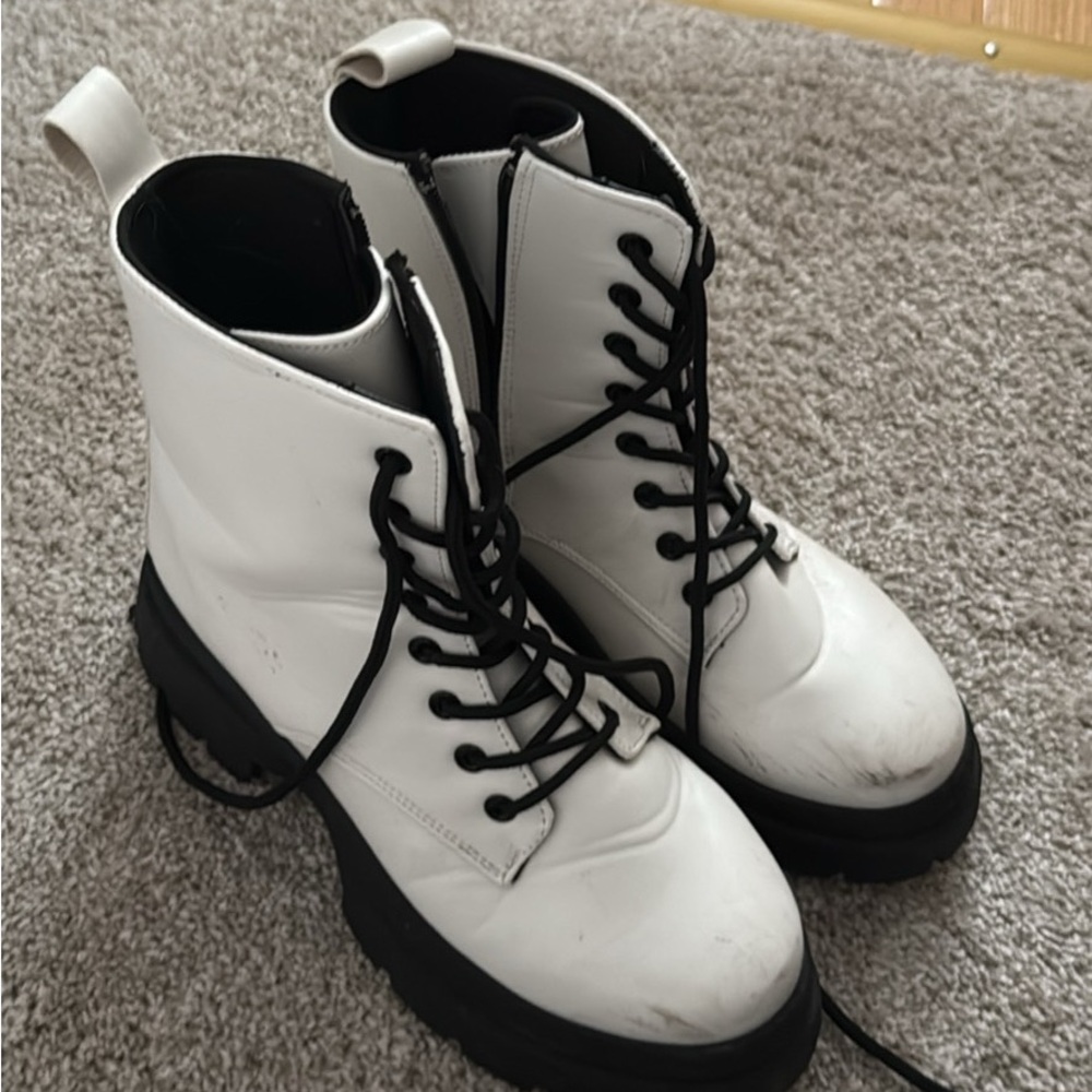 White Lace-Up Women's Boots
